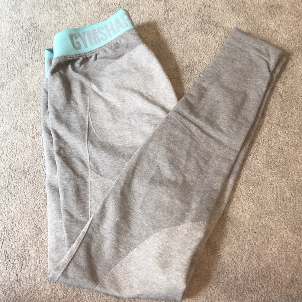 Gym shark leggings size small!